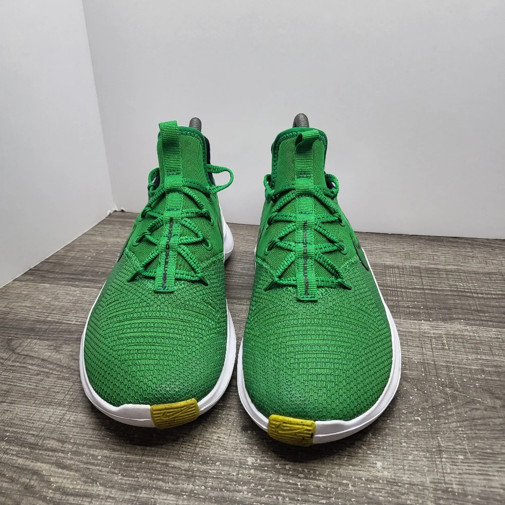 Nike Free TR 8 Oregon Ducks Running Shoes Women’s Size 7.5 Green White